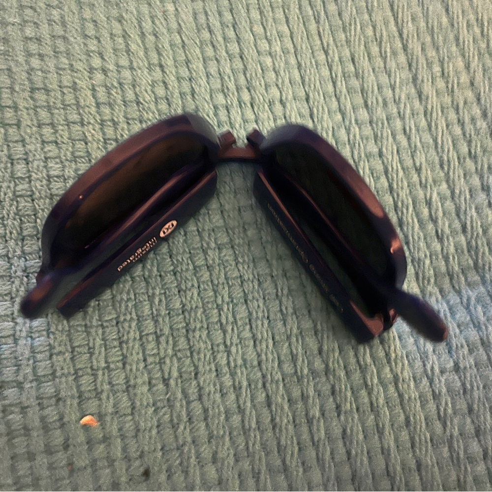 Blue Foldable Sunglasses with UV Protection - Picture 5 of 6